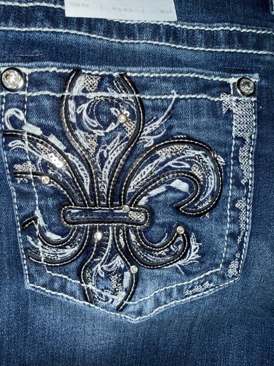 Miss Me Denim - NWT Miss Me women’s Jeans Dk Blue 30x34 Mid Rise Bootcut Fleur-De-Lis Slim Fit